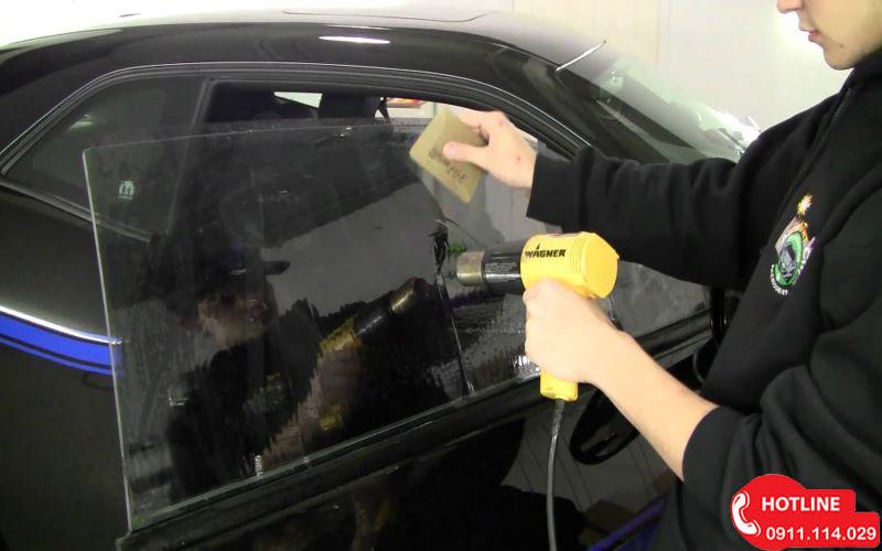 Phim Cách Nhiệt Dán Bên Trong Hay Bên Ngoài Tốt