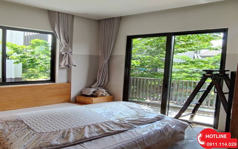 Giấy dán kính 2 chiều có đặc điểm gì