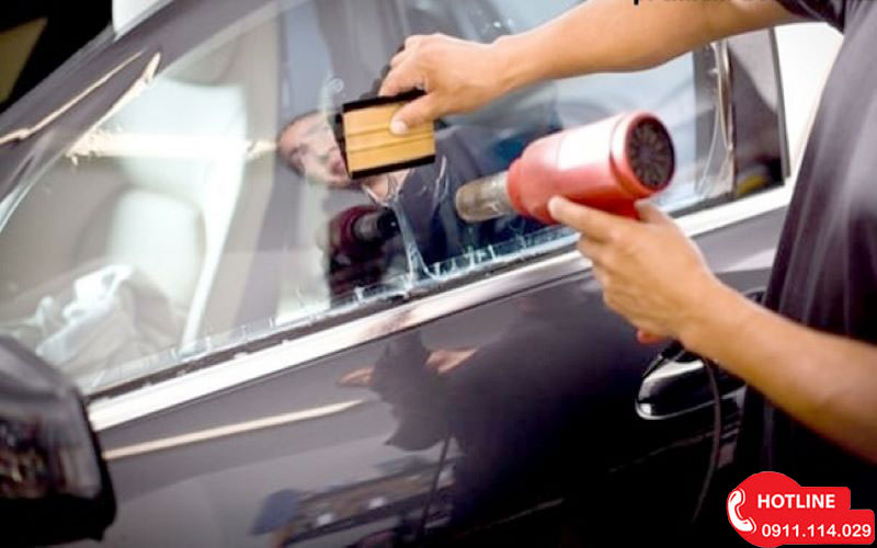 Kinh Nghiệm Khi Dán Phim Cách Nhiệt Xe Hơi Bạn Cần Biết