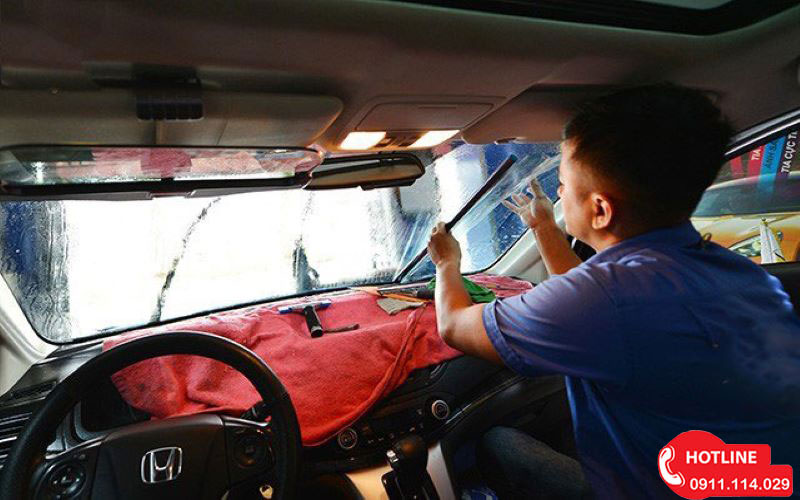 Có Nên Dán Phim Cách Nhiệt Trong Hãng?