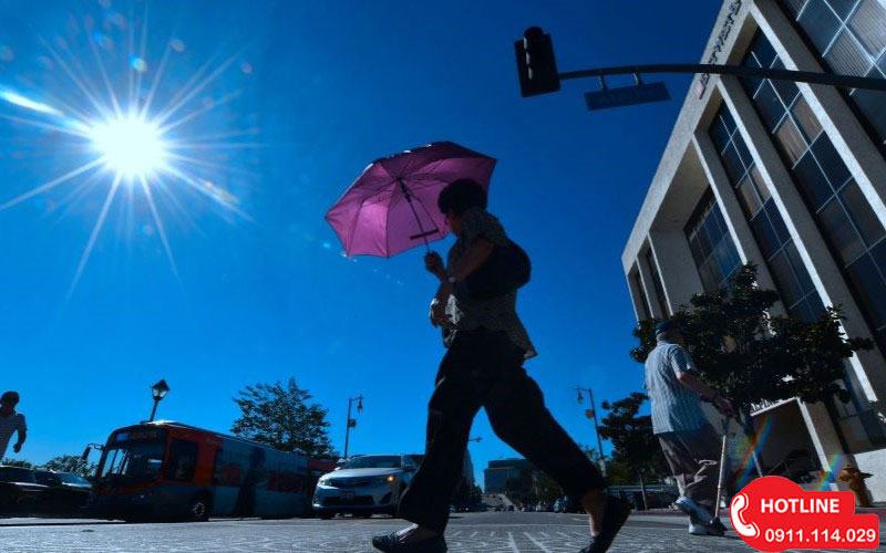 Thi Công Dán Phim Cách Nhiệt Chống Nóng Tại Quận 12