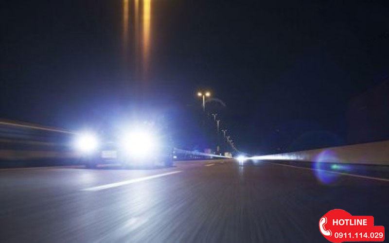 Dán phim cách nhiệt ô tô ở quận 10