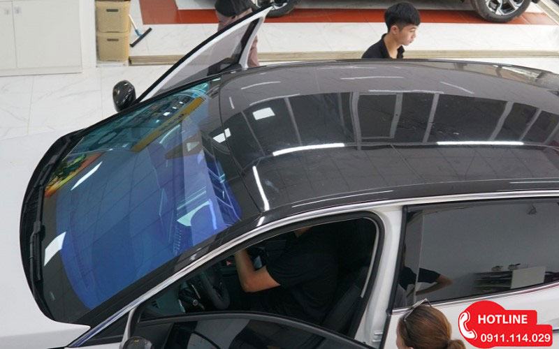 Dán phim cách nhiệt ô tô tại quận 5 Uy Tín