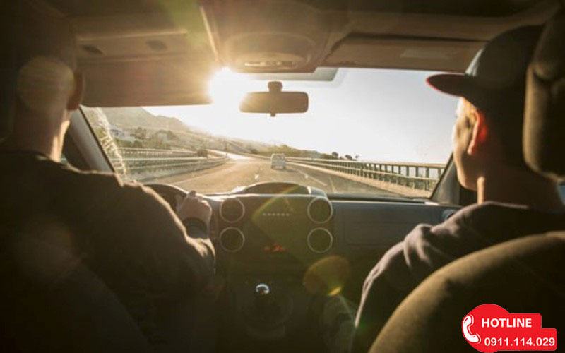 Dán phim cách nhiệt ô tô ở quận 8