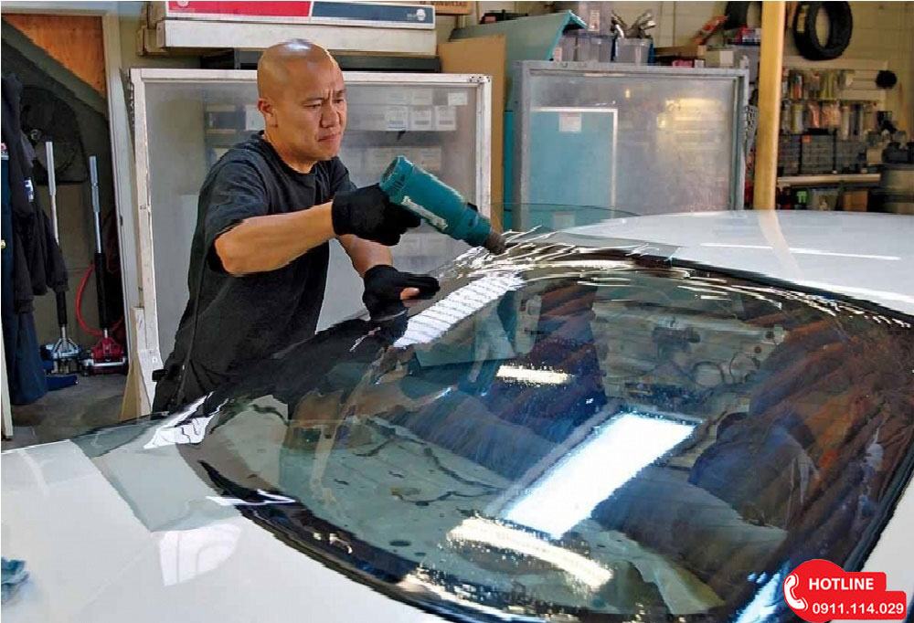 Dán phim cách nhiệt ô tô ở quận 8