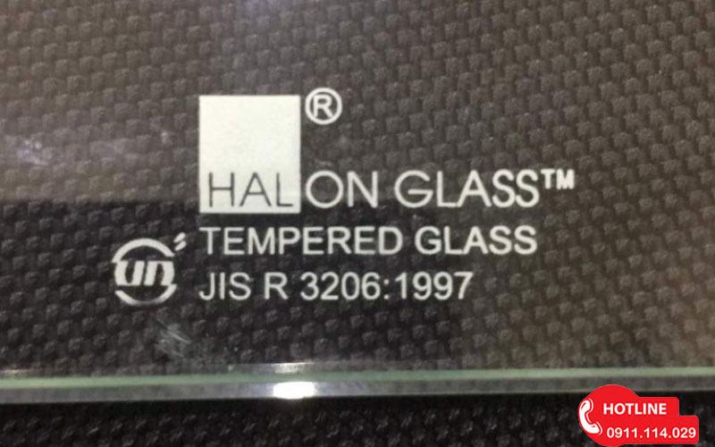 Cách phân biệt kính cường lực và kính thường