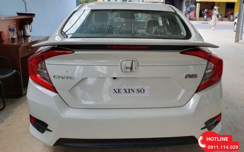 Xe ô tô đang xin số có được lưu thông không