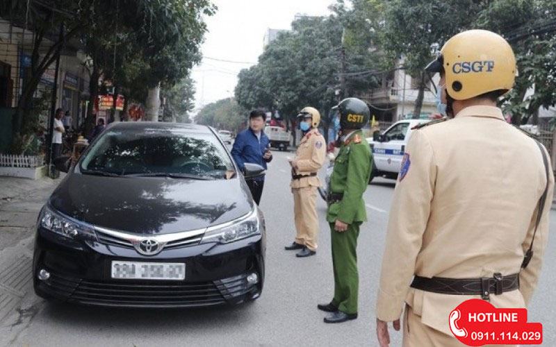 Xe ô tô đang xin số có được lưu thông không